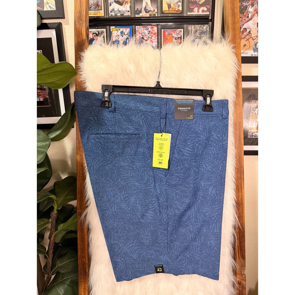 Roundtree & Yorke Straight Fit Performance Shorts Men’s Size 42 - 9” Inseam
